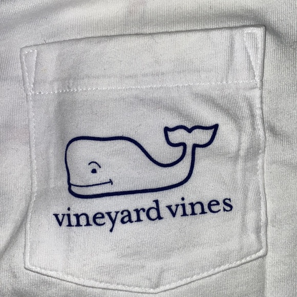 Vineyard Vines Christmas long sleeve t-shirt (great condition) - Picture 3 of 5
